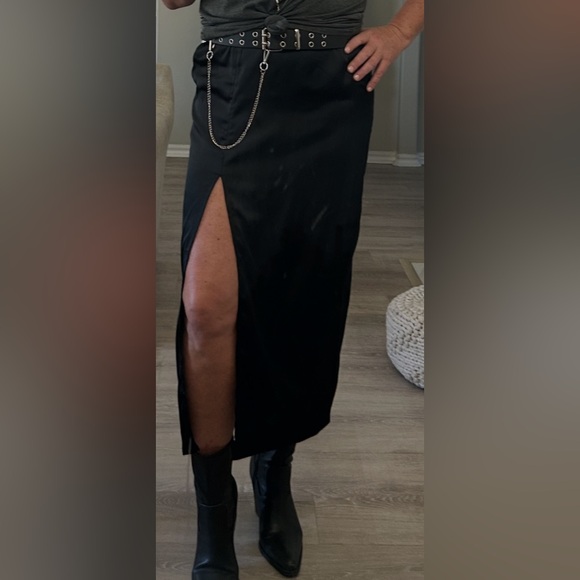 a new day Dresses & Skirts - Black Women's Midi Skirt with slit on one side Size Medium 36inches long Size L